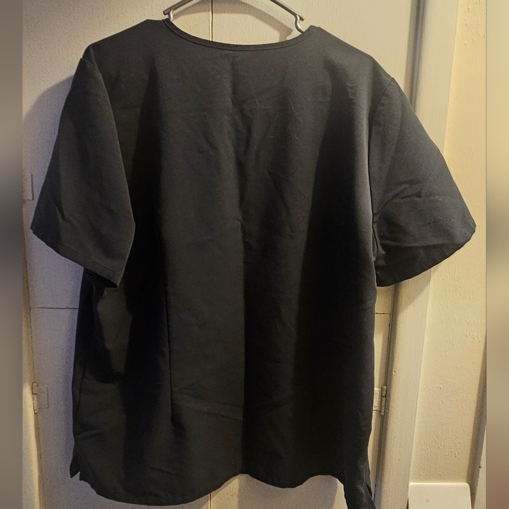 Figs Technical Collection Scrub Top - Picture 2 of 3